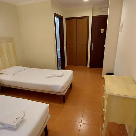 Hi - De Juventude Hostel *